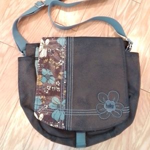 Haiku messenger bag